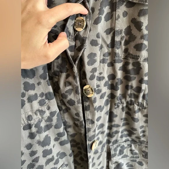 Knox Rose Women's XL Charcoal Grey Leopard Print Button Front Utility Jacket - Picture 2 of 8
